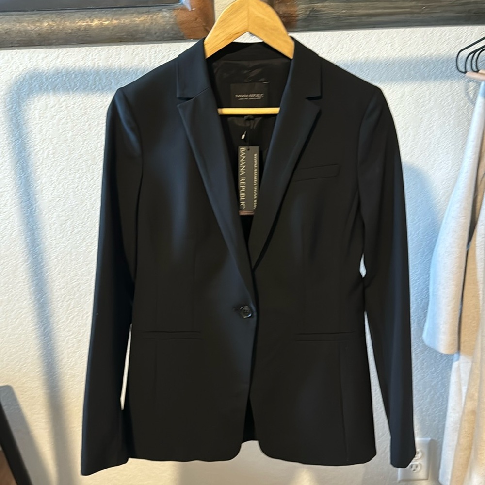 Banana Republic Black Blazer. Brand New with tag attached